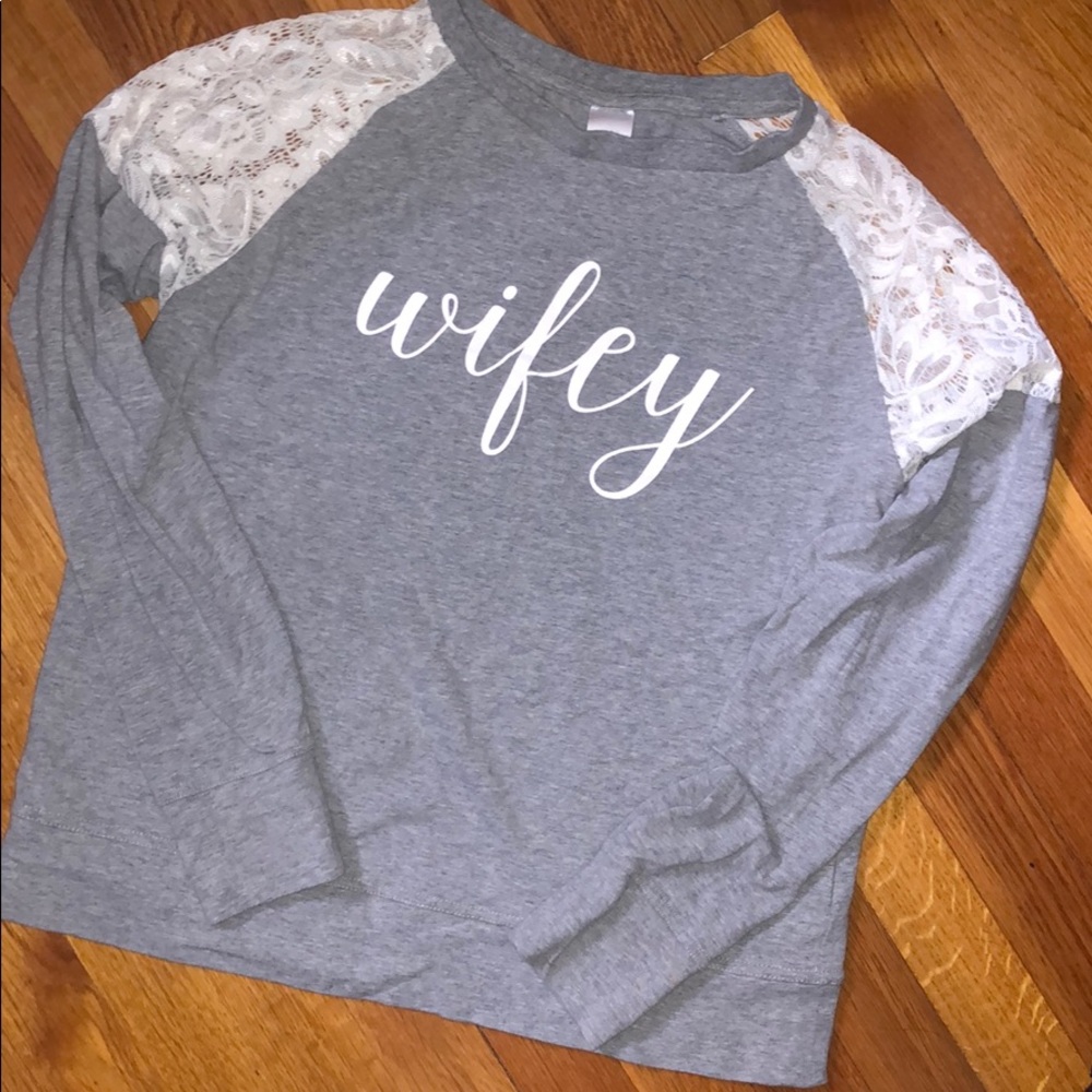 Light weight medium “wifey” sweatshirt